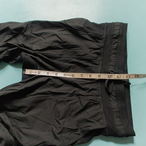 Lululemon Black Dance Studio Mid-Rise Cropped Pant Size 4 - Picture 7 of 10